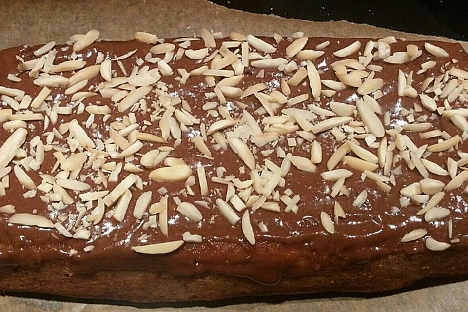 Saftiges Bananenbrot mit Schokoguss