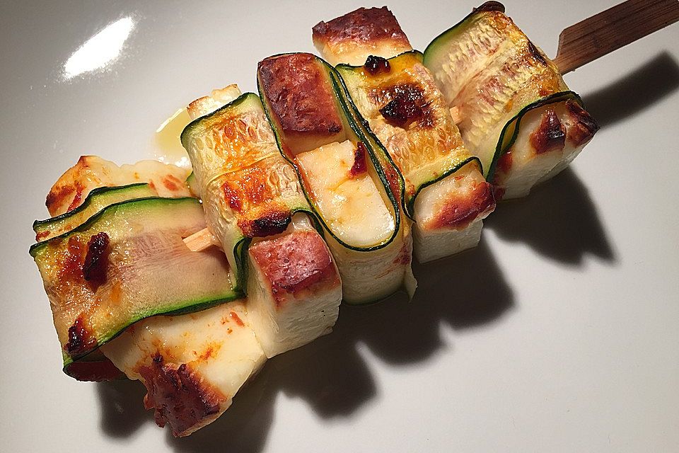 Zucchini-Halloumi Spieße