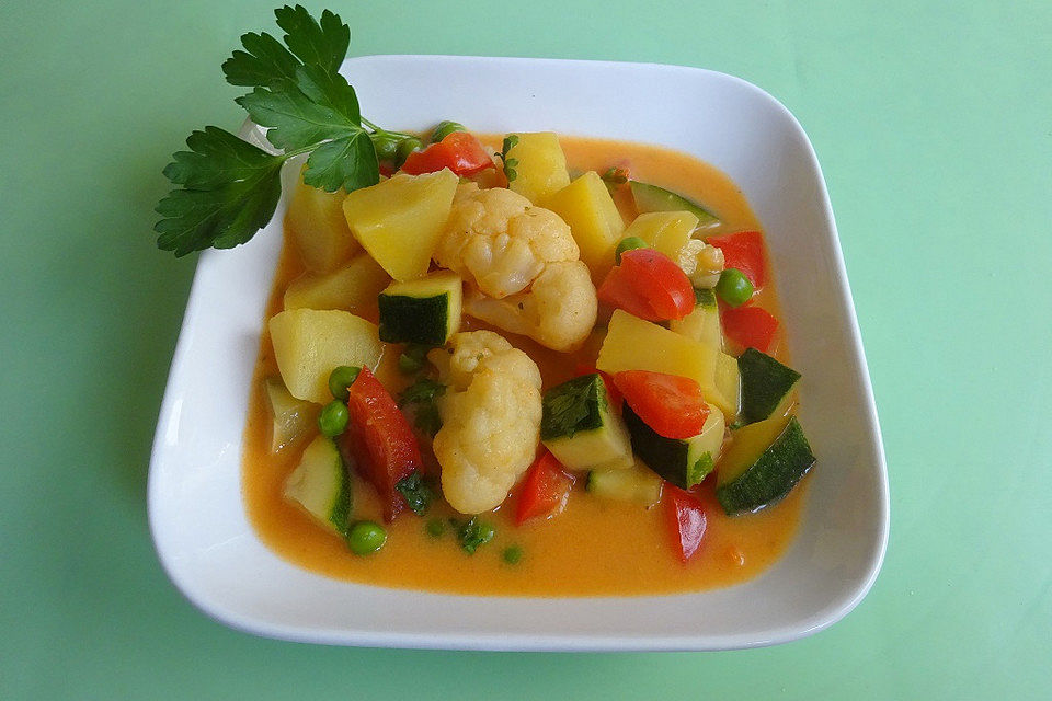 Veganes Kartoffel-Gemüse-Curry