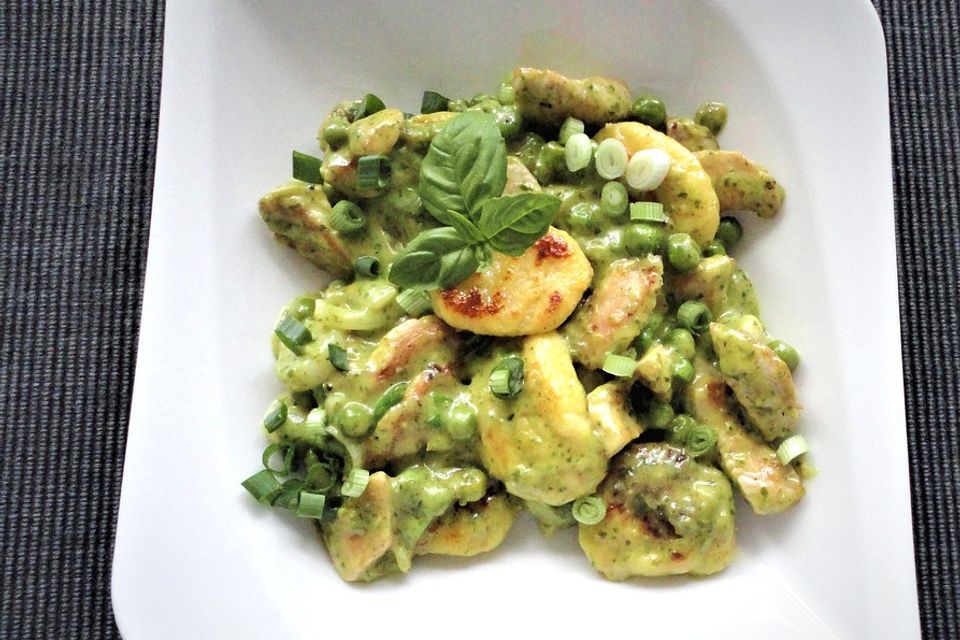 Gnocchi-Pfanne mit Pesto