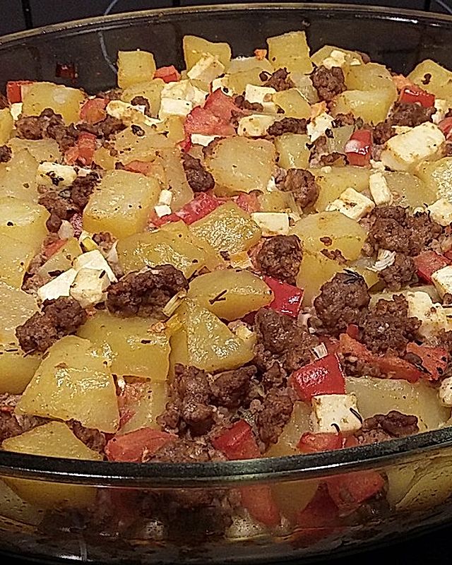 Kartoffelauflauf mit Hackfleisch, Tomaten und Feta