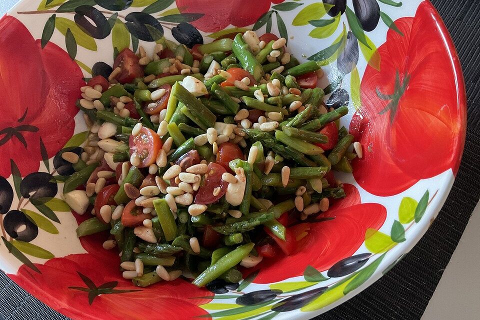 Grüner Spargelsalat mit Balsamico-Vinaigrette