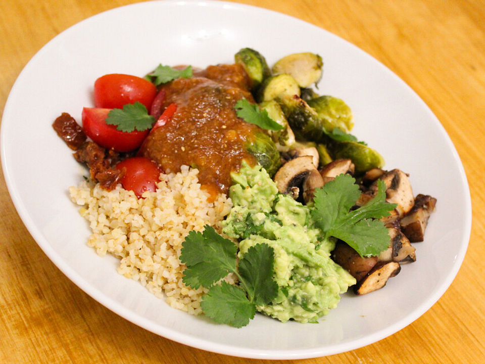 Hoisin Bowl mit geröstetem Rosenkohl und Pilzen von energybird| Chefkoch