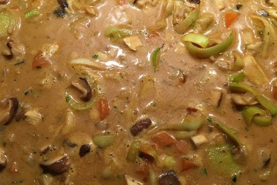 Hähnchen-Curry-Lauch-Suppe