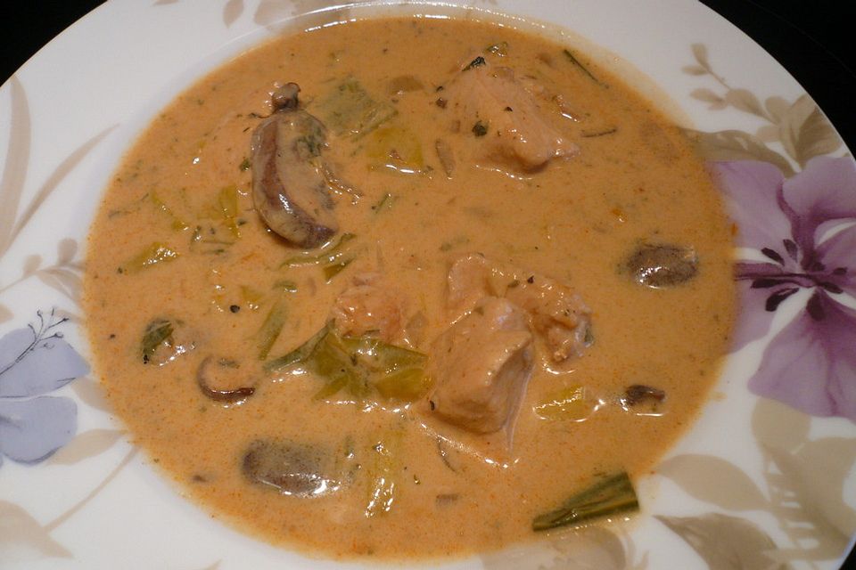 Hähnchen-Curry-Lauch-Suppe