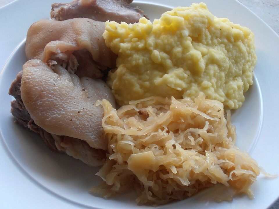 Eisbein-Kartoffel-Erbsen-Sauerkraut-Eintopf von u-bratwurst| Chefkoch