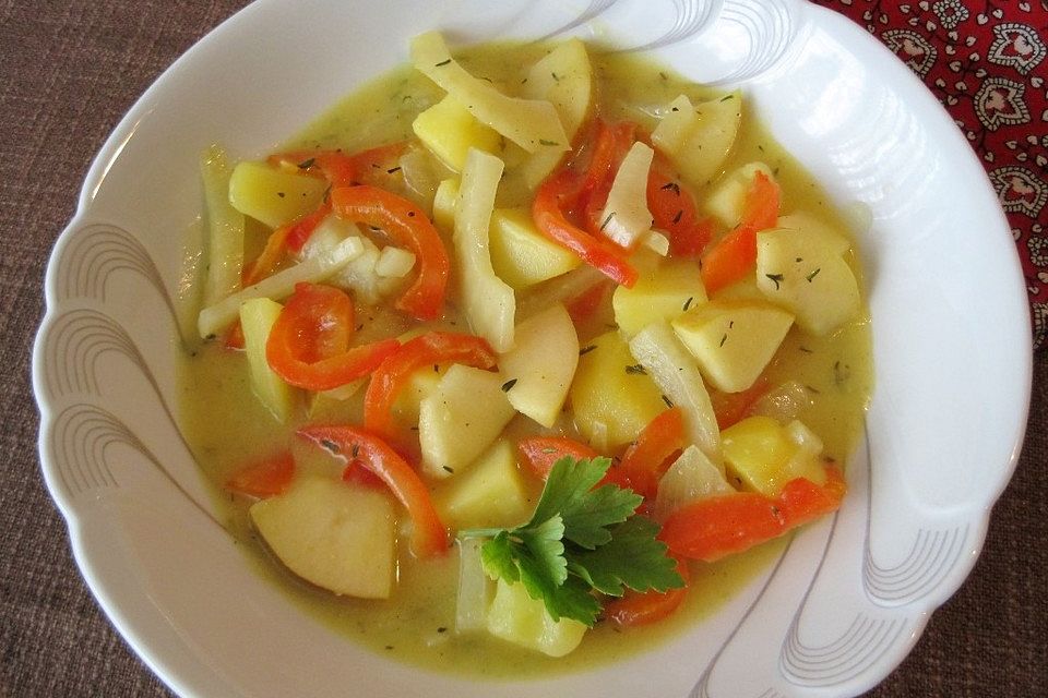 Kartoffel-Gemüsesuppe mit Kokosmilch