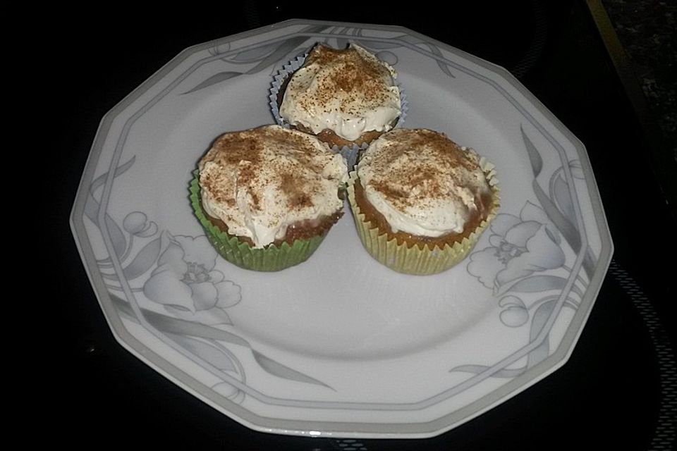 Safran-Kirsch-Muffins mit Schmandtopping