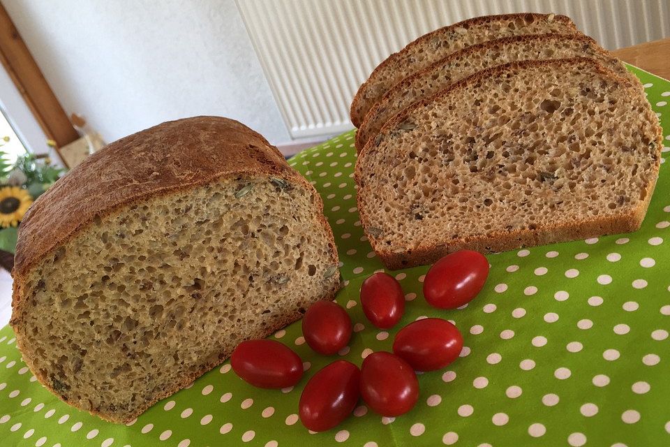 Dinkelvollkornbrot mit Körnern, Nr.1