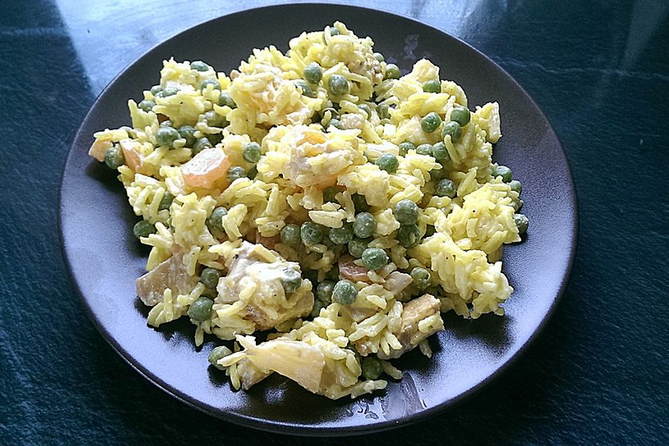 Curry-Reis-Salat mit Hähnchenbrust