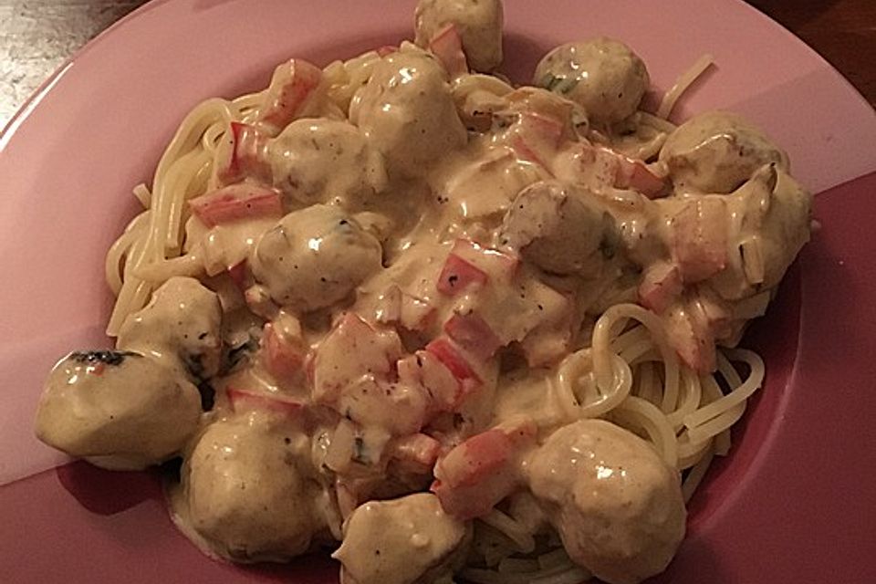 Spaghetti mit Bratwurstklösschen und Bresso