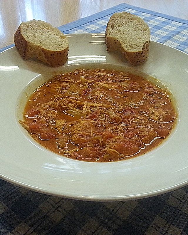 Pikante Tomaten-Hühnersuppe