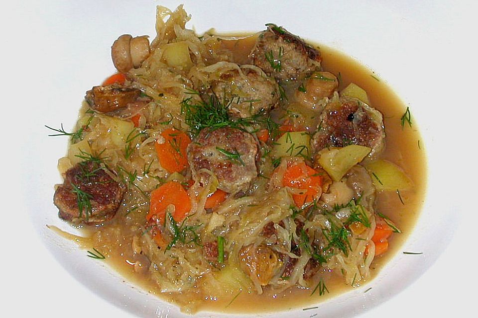 Sauerkrauttopf mit Pilzen