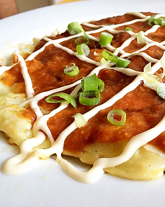 Vegane Okonomiyaki mit Tonkatsu-Sauce