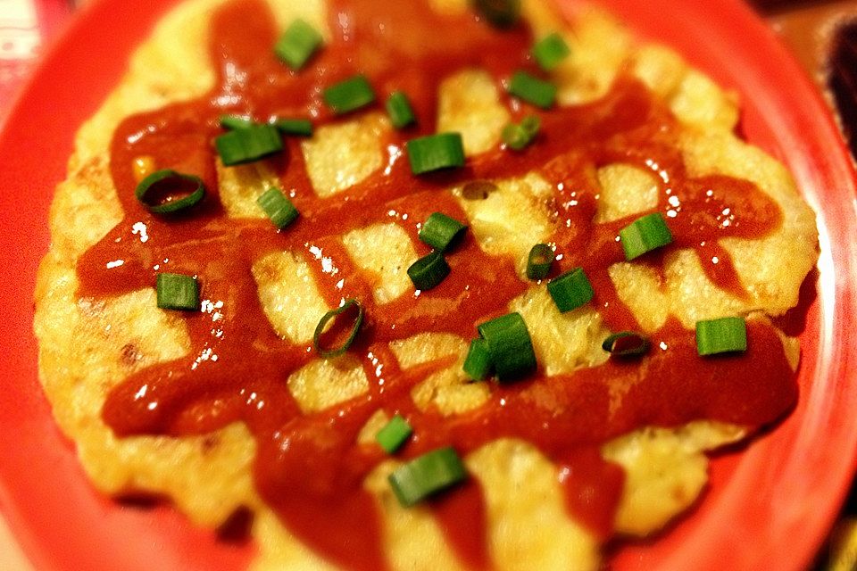 Vegane Okonomiyaki mit Tonkatsu-Sauce