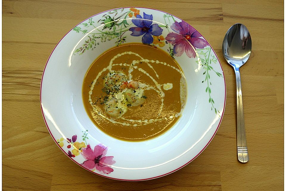 Kastanien-Karottensuppe mit Garnelen