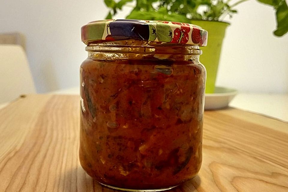 Würzige Tomatensauce ohne Salz, Zucker, Fett