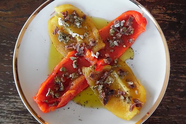 Geröstete Paprika mit Anchovis, Kapern und Knoblauch von Pannepot ...