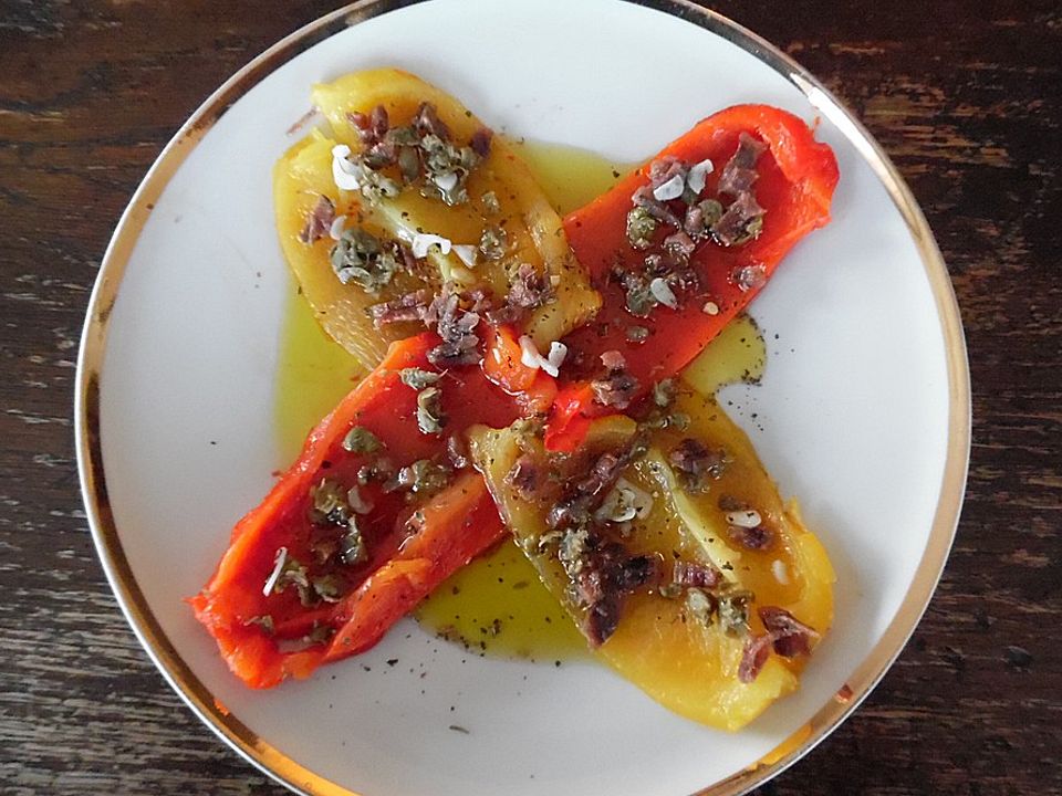 Geröstete Paprika mit Anchovis, Kapern und Knoblauch von Pannepot| Chefkoch