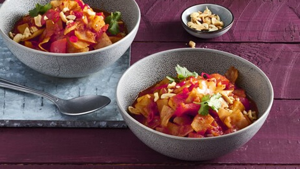 Wei-kohl-Kartoffel-Curry-mit-Erdn-ssen