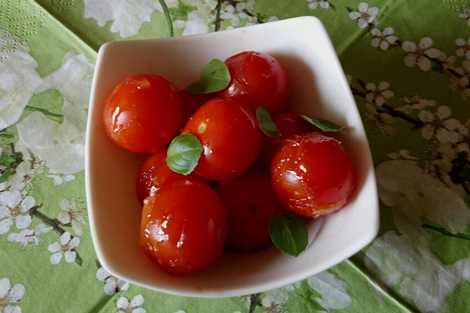 Karamellisierte Kirschtomaten mit Balsamico