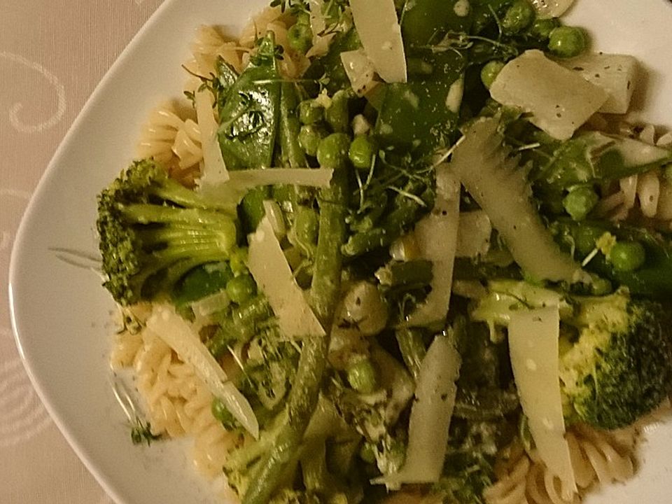 Nudeln mit grünem Gemüse von Muckel77| Chefkoch