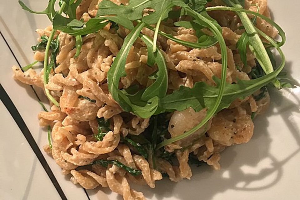 Vollkornspirelli mit Gambas und Rucola