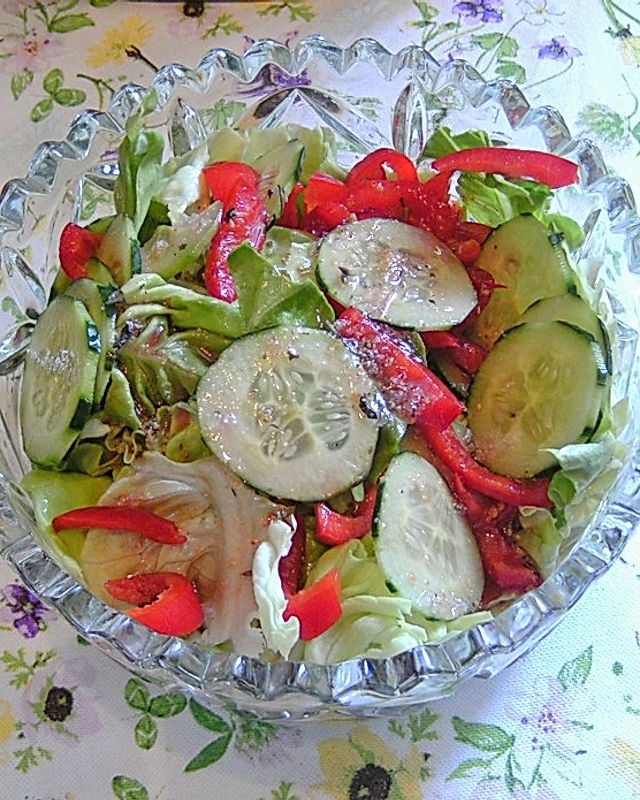 Omas Salatdressing mit Gemüsebrühe