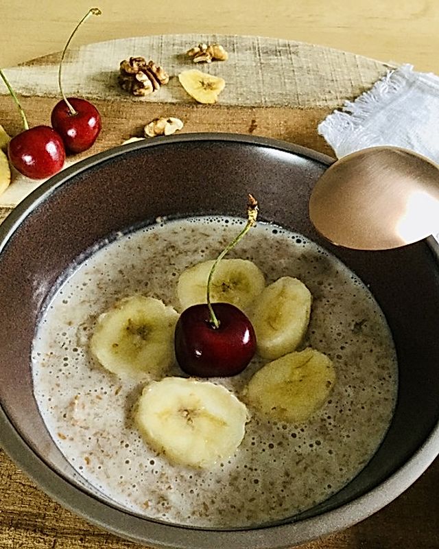 Haferkleie-Porridge mit Banane