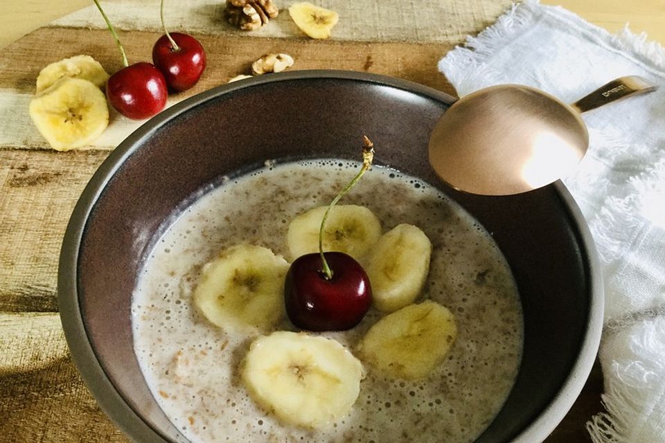 Haferkleie-Porridge mit Banane