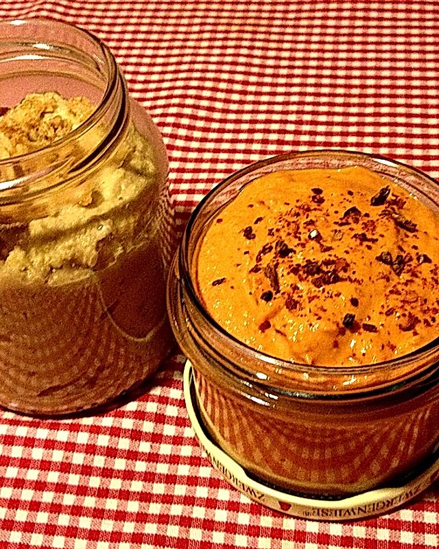 Zweierlei Hummus: Balsamico-Zwiebel und Hot-Paprika