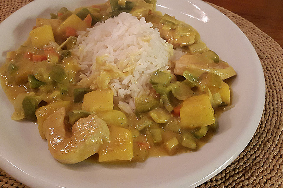 Fruchtiges Hähnchencurry à la Pulschoe