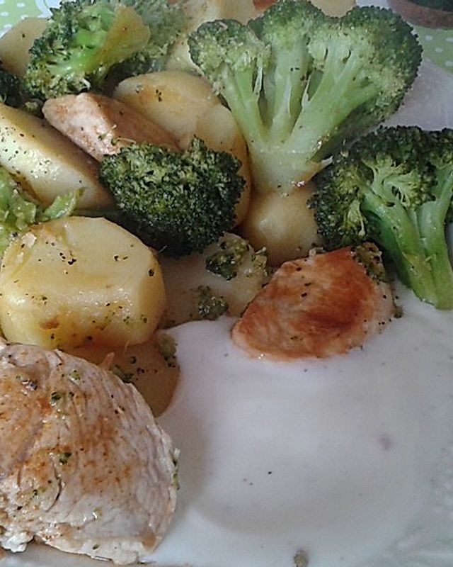 Kartoffel-Brokkoli-Pfanne mit Zitronendip
