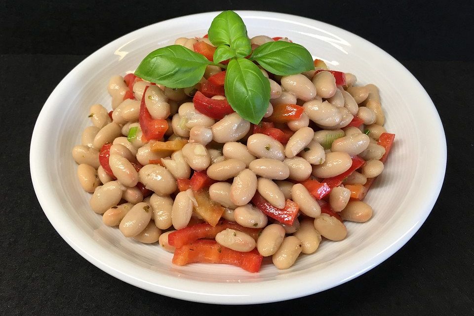 Weißer Bohnensalat mit Paprika