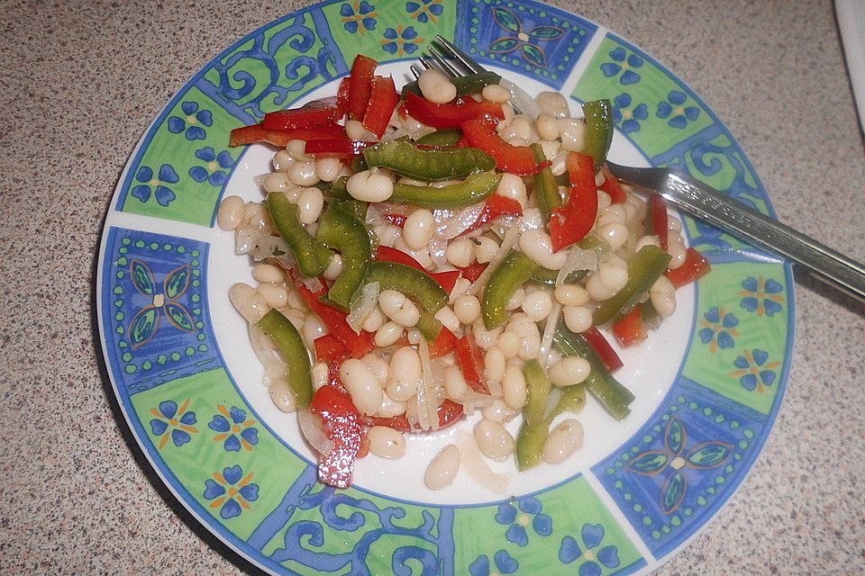 Weißer Bohnensalat mit Paprika