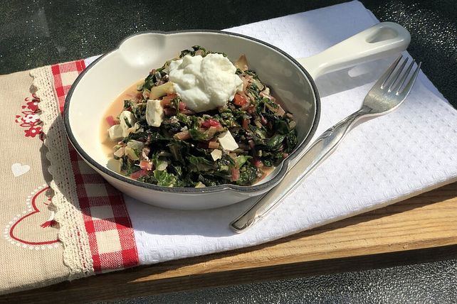 Mangold mit Schafskäse und Joghurt von carmenroller| Chefkoch Mangold mit Schafskäse und Joghurt von carmenroller| Chefkoch