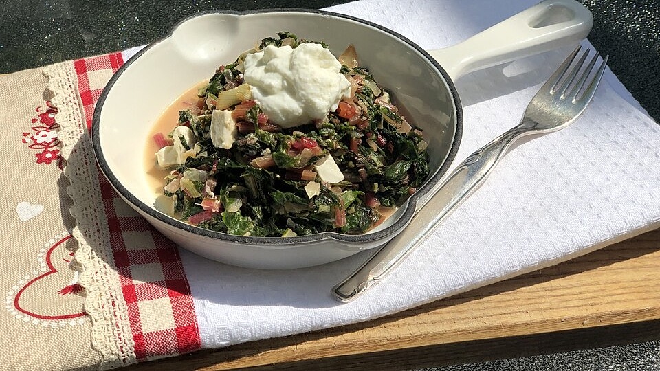 Mangold mit Schafskäse und Joghurt von carmenroller
