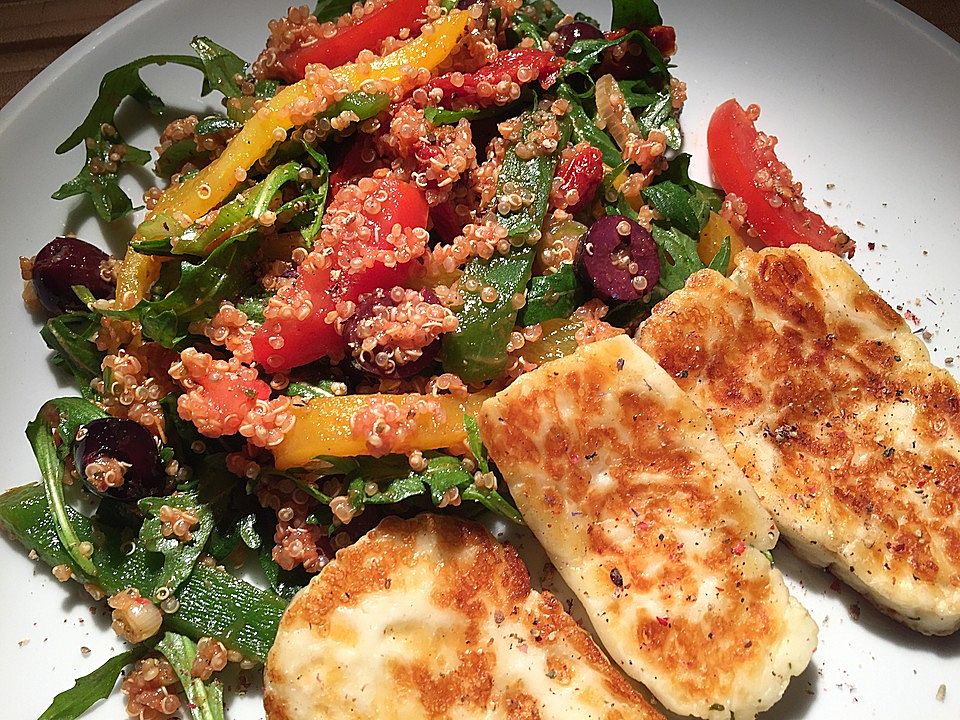 Quinoa-Salat mit gebratenem Halloumi von SessM| Chefkoch