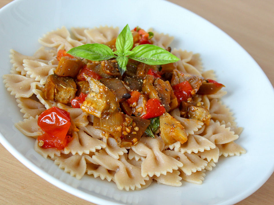 Pasta mit Auberginen aglio &amp; olio von vegifitbylucy| Chefkoch