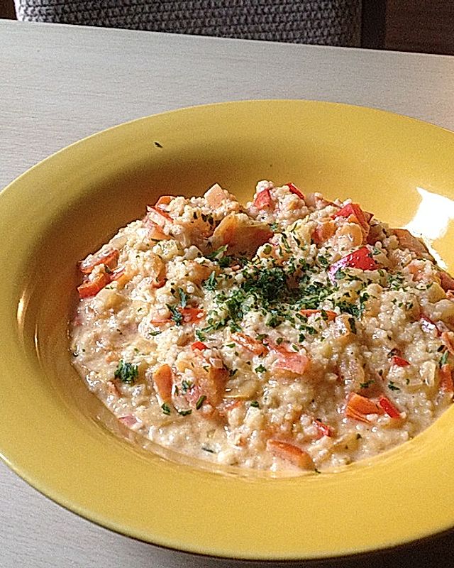 Couscous-Pfanne mit Paprika und Tomate