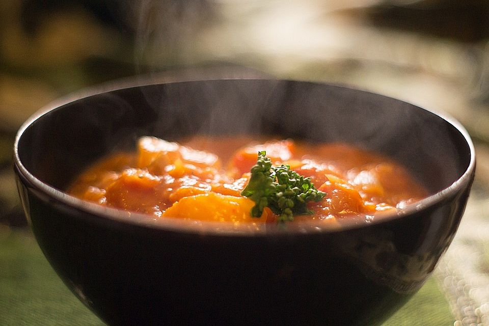 Kartoffelgulasch mit Sauerkraut und Sojaschnetzel