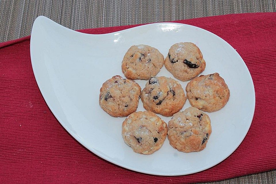 Amarenakenakirsch-Weiße-Schokolade-Cookies