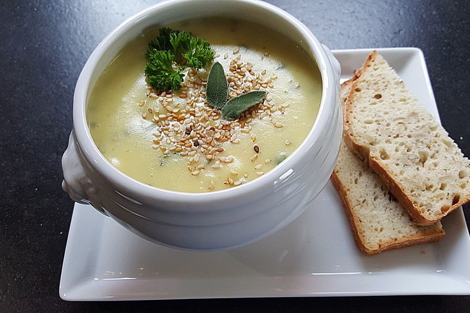 Kartoffelsuppe mit frischen Kräutern