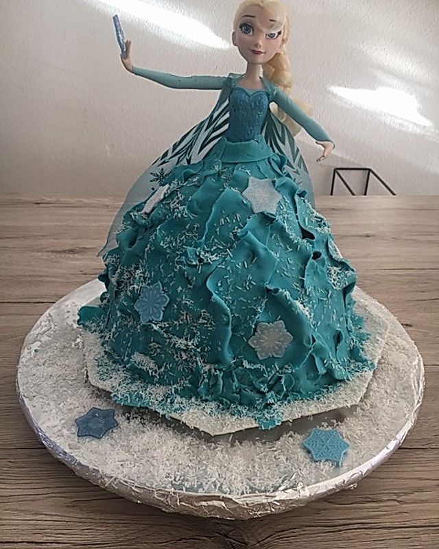 Frozen Elsa Torte