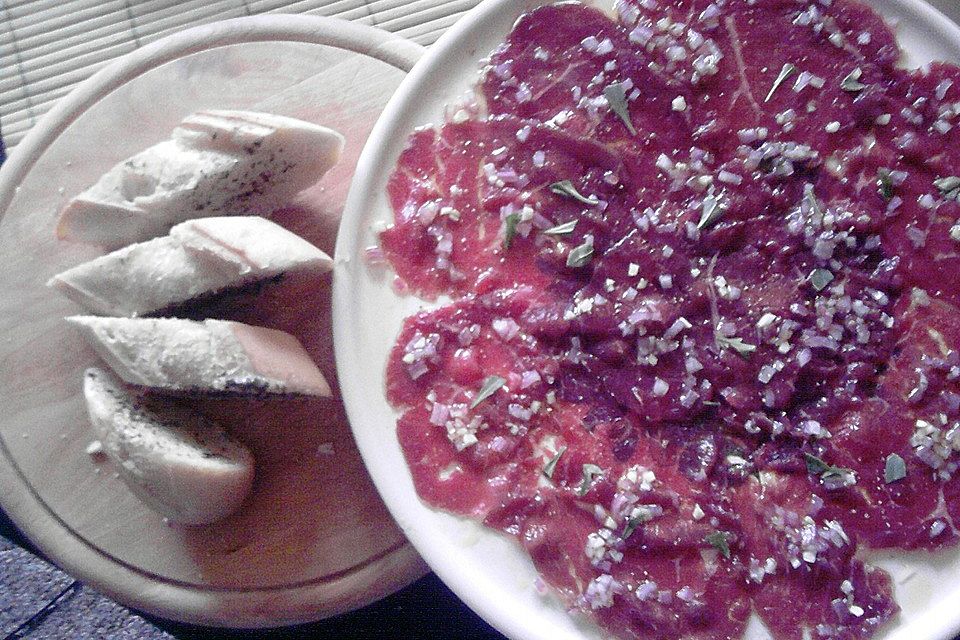 Mein Rinds-Carpaccio mit Kräuterbaguette