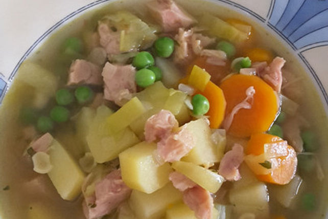 Graupensuppe mit Hühnerfleisch von flobina| Chefkoch