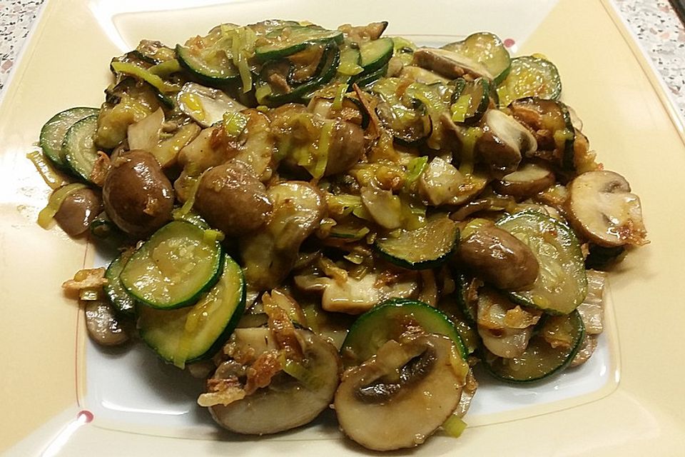 Vegane Zucchini-Champignon-Pfanne