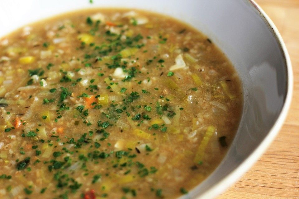 Vegane Käse-Lauch-Suppe mit Grünkern