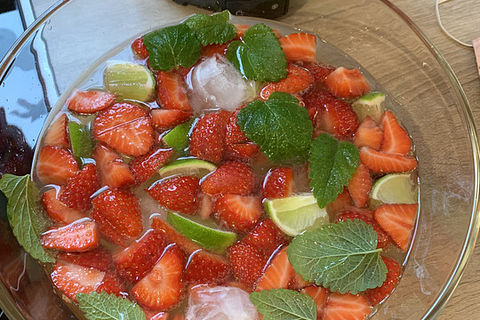 Alkoholfreie Erdbeerbowle von Stebbie | Chefkoch