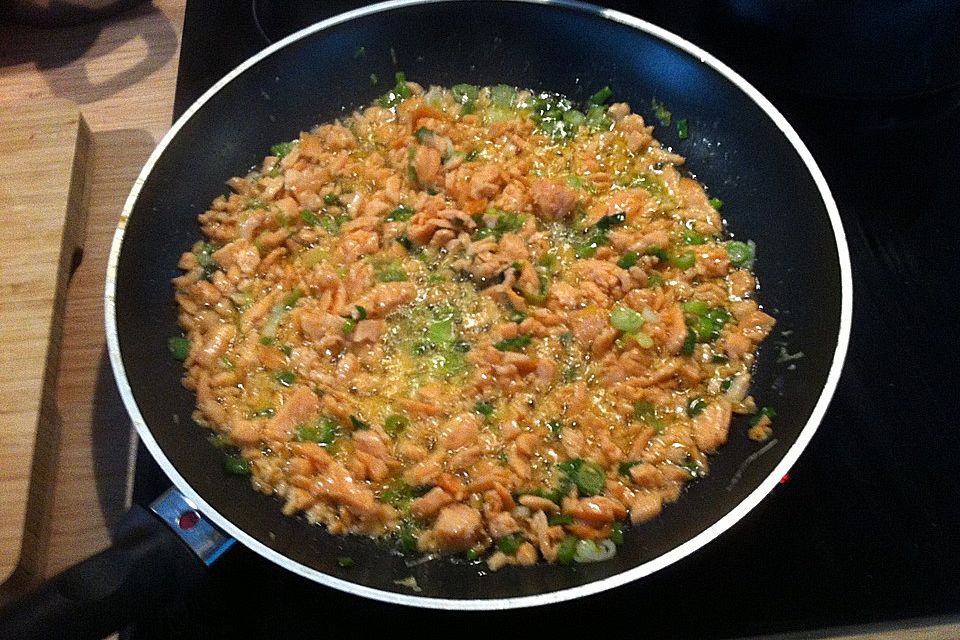 Fusilli con Salmone e Pomodoro